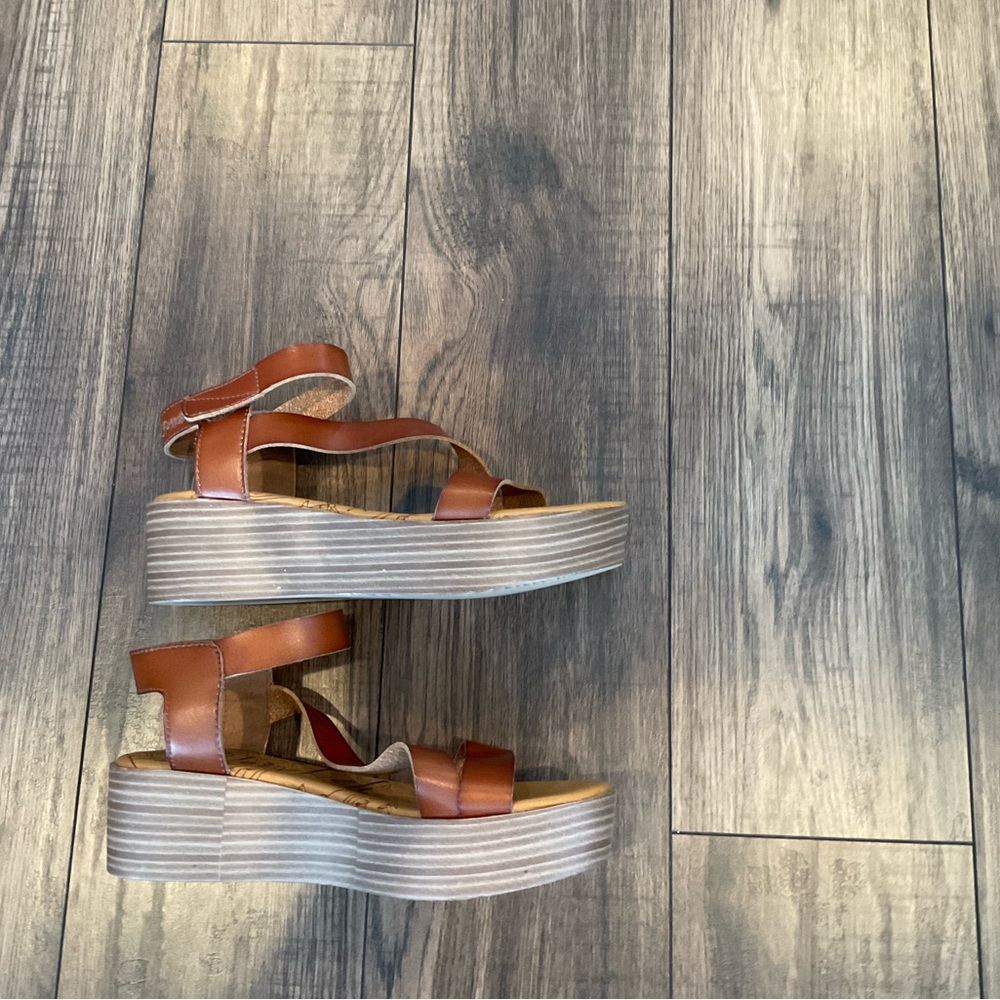 Wedge Sandals - Picture 2 of 4